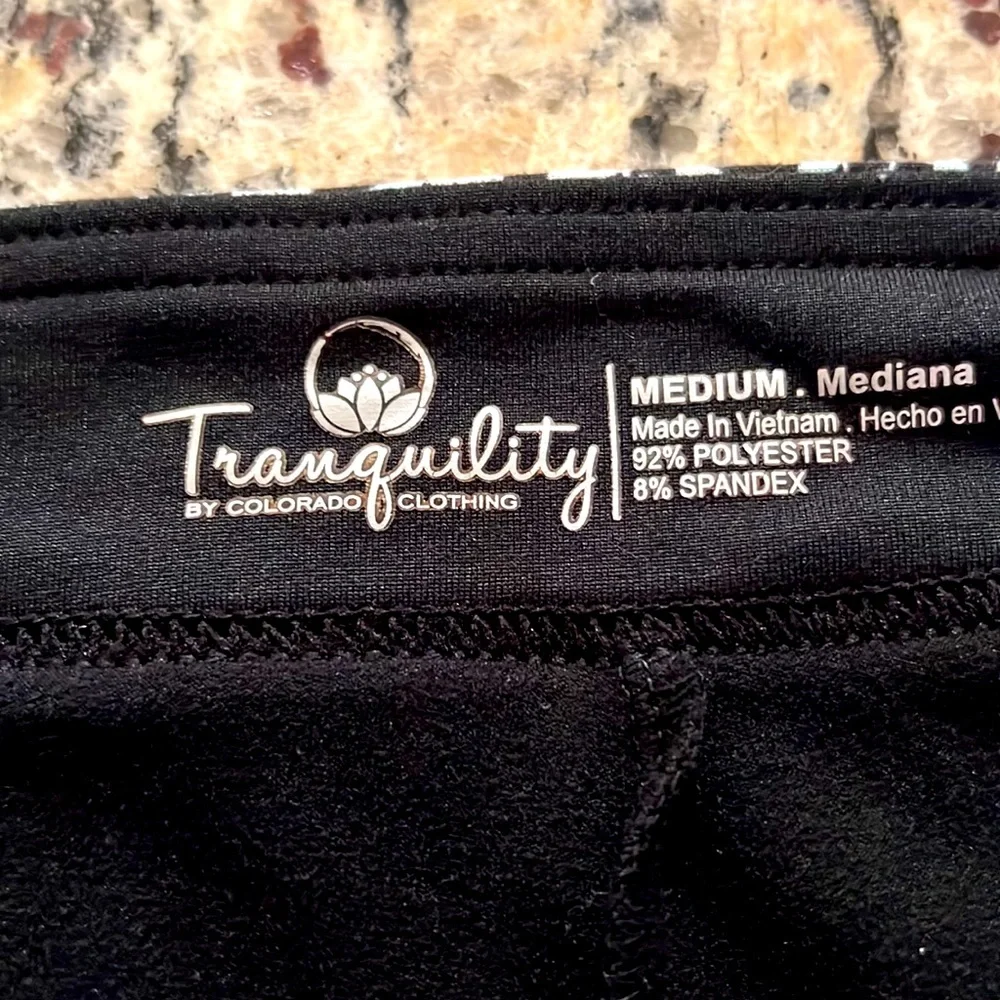 Tranquility Black Shades of Blue Leaf Print Mid Rise Pull Up Skort Size M